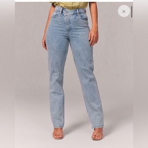 Abercrombie & Fitch 28/6R The ‘90s Slim Straight Ulta High Rise jeans